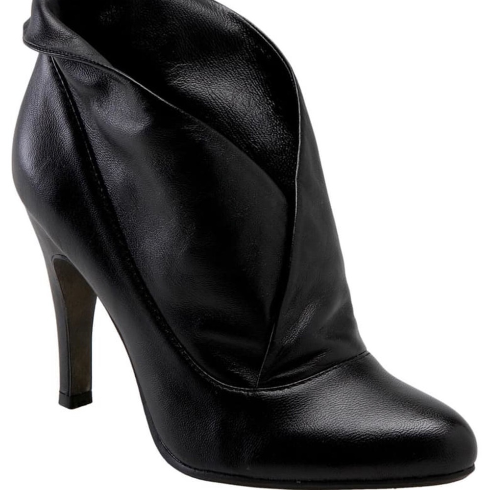 Report Black Leather booties